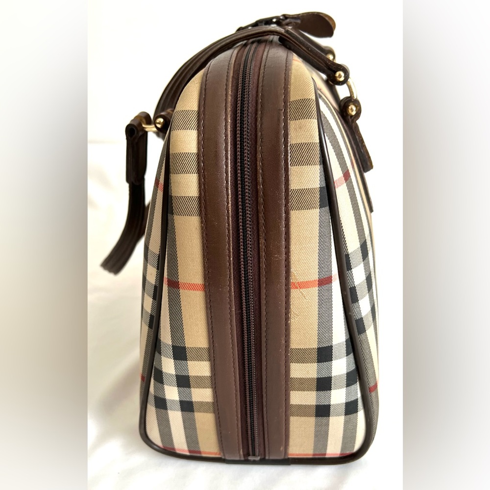 Burberrys’ Vintage Nova Check Boston Bag - Picture 6 of 15